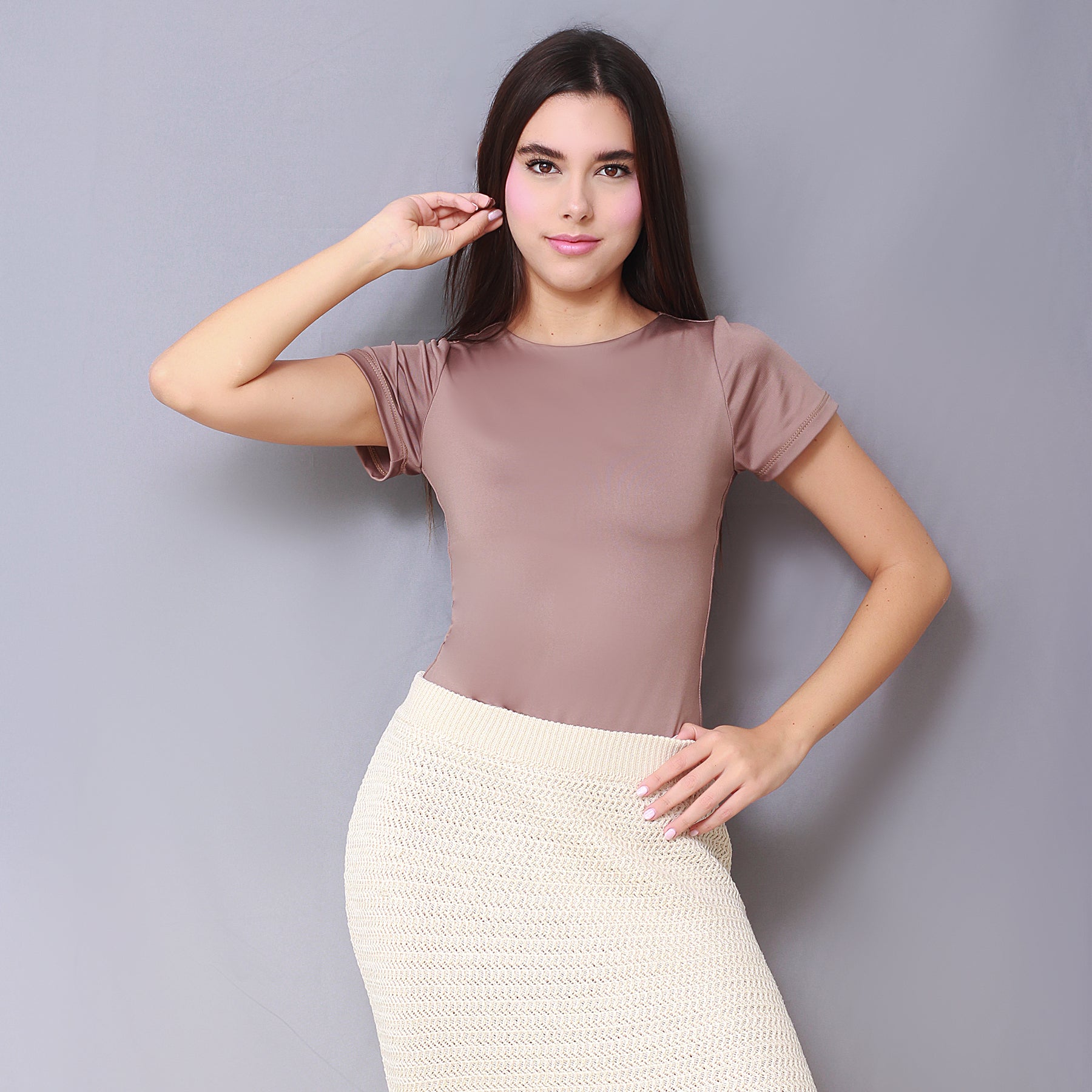 Body cuello redondo manga corta beige tostado