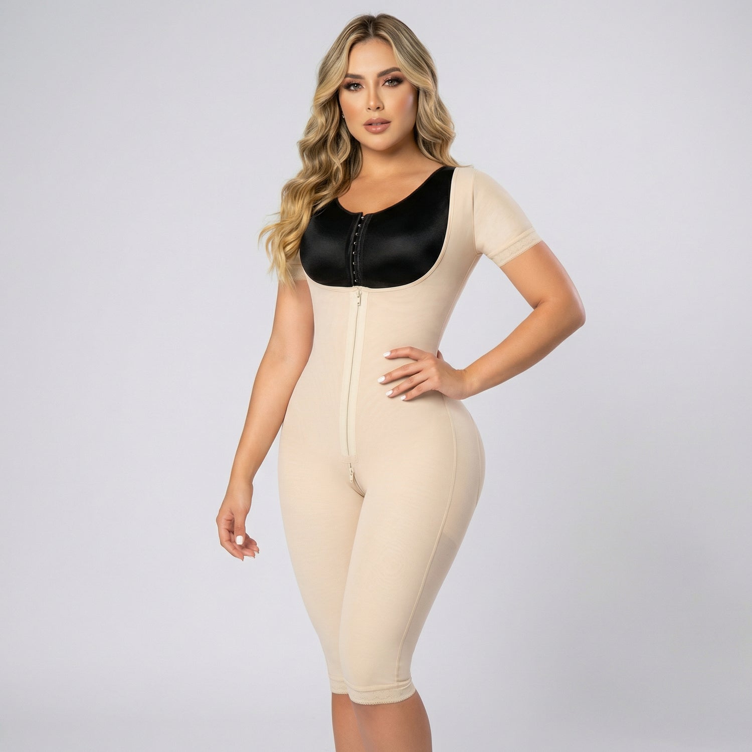 Faja Levantacola Manga Corta Pierna 3/4 Nude