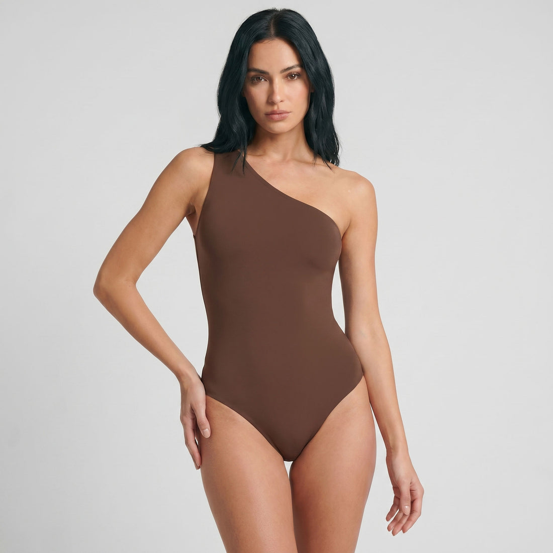 Body Asimétrico Sin Mangas Café Oscuro